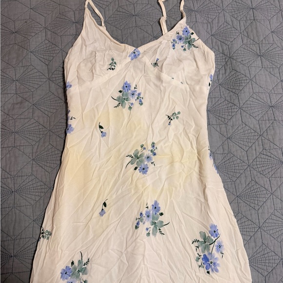 Princess Polly Sing Along Maxi Dress White/Blue Floral Sz 2 - Picture 4 of 7